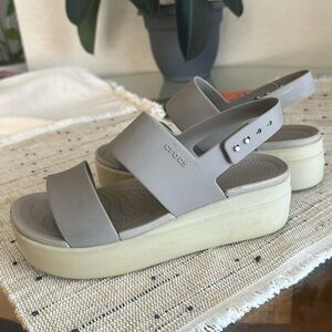 CROCS BROOKLYN WEDGE LOW SIZE 7